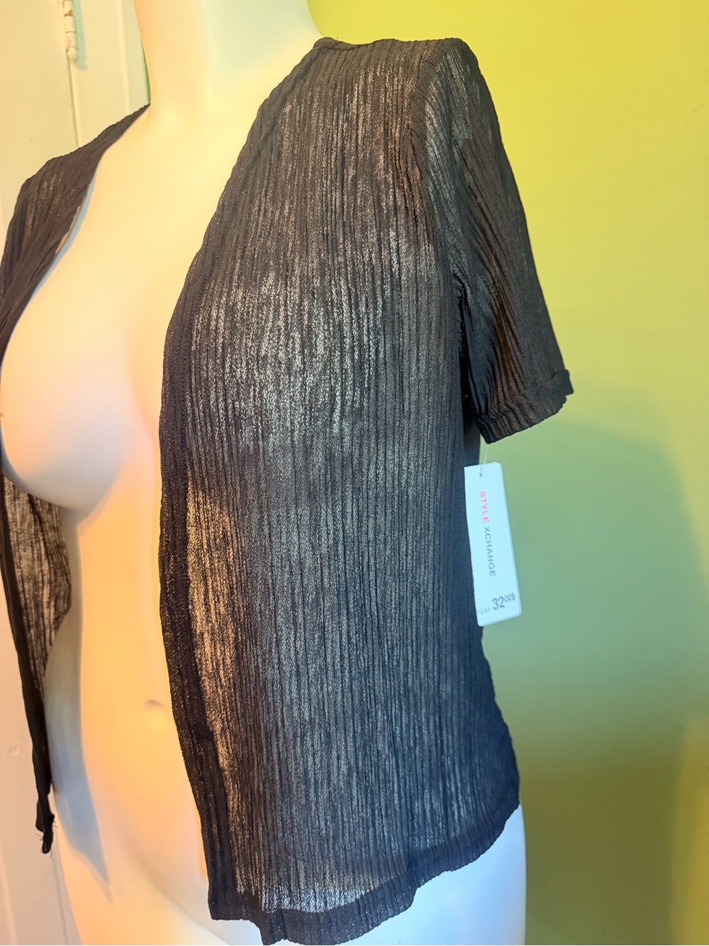 Black Short-Sleeve Open Front Women's Top - Picture 2 of 6